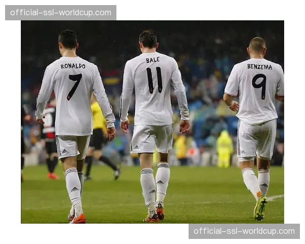 BBC评论员劳伦森:过于复杂的防守指令正在增加后防线的沟通失误 BBC评论员劳伦森:过于复杂的防守指令正在增加后防线的沟通失误